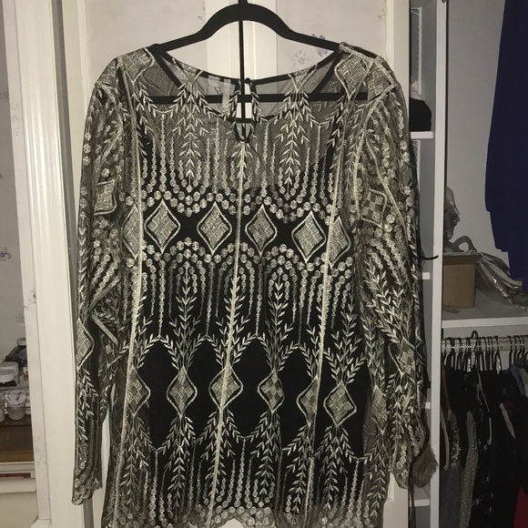 Black camisole with lace textured overlay. - Picture 2 of 3